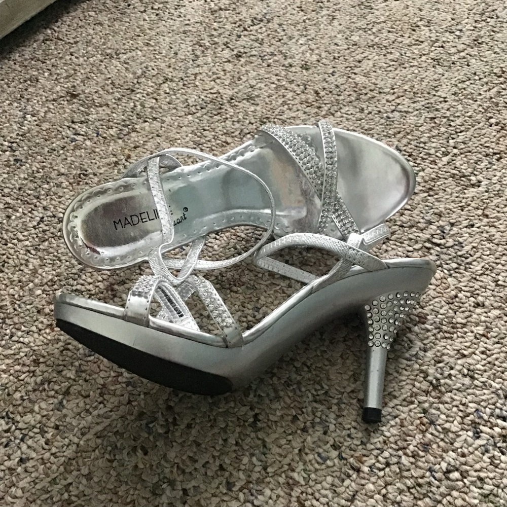 Madeline Stuart Silver Glamorous Heels - Picture 2 of 6